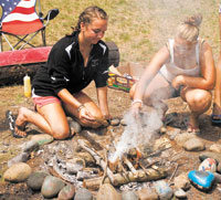 Girlscamp-campfire