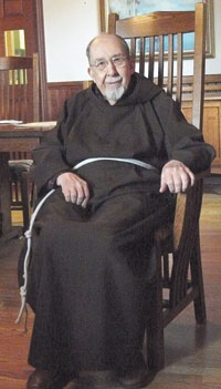 3-Leo-chair