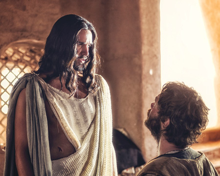 Juan Pablo Di Pace, as Jesus, and Johannes Haukur Johannesson as Thomas, star in a scene from the 12-part NBC-TV series titled "A.D. The Bible Continues," currently airing Sunday evenings. (CNS photo/NBC) See ACTS April 14, 2015. Editors: for editorial use only.